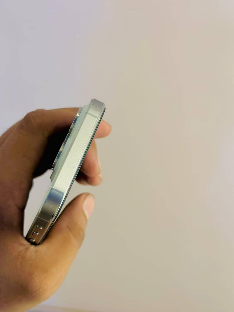 Apple iPhone 15 Pro 1