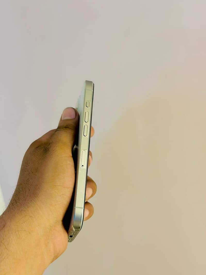 Apple iPhone 15 Pro 5