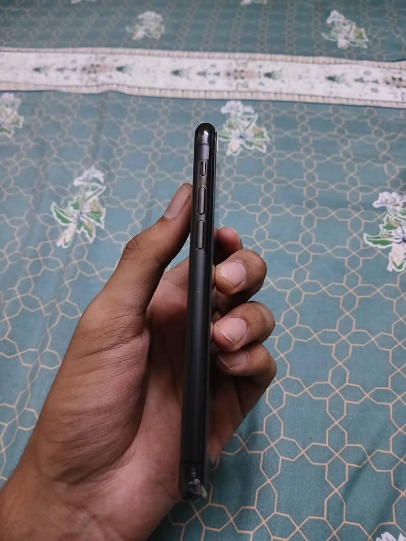 Apple iPhone 11 Pro 1