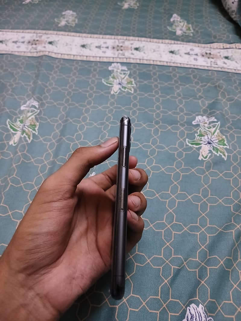 Apple iPhone 11 Pro 3