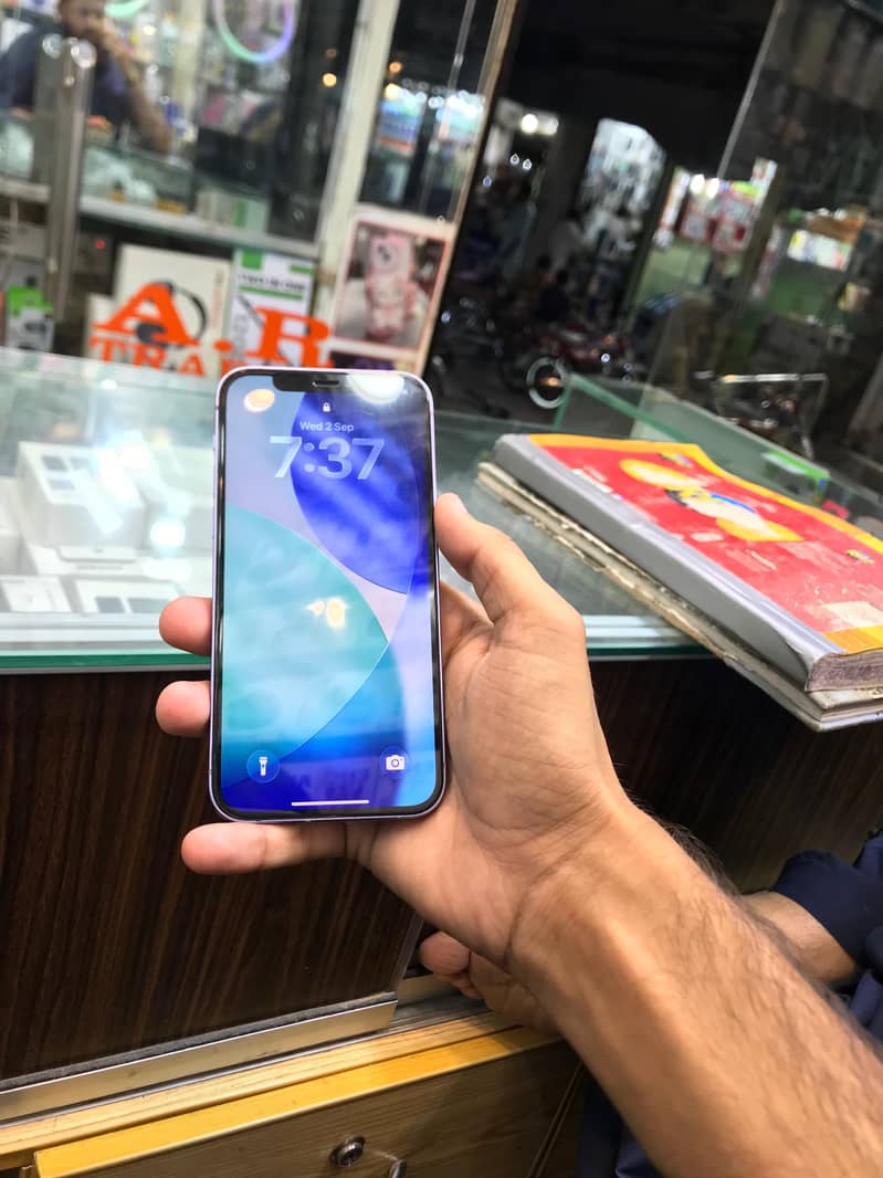 Apple iPhone 12 1