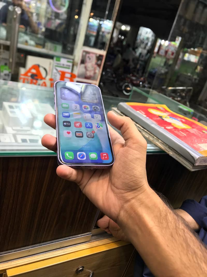 Apple iPhone 12 2