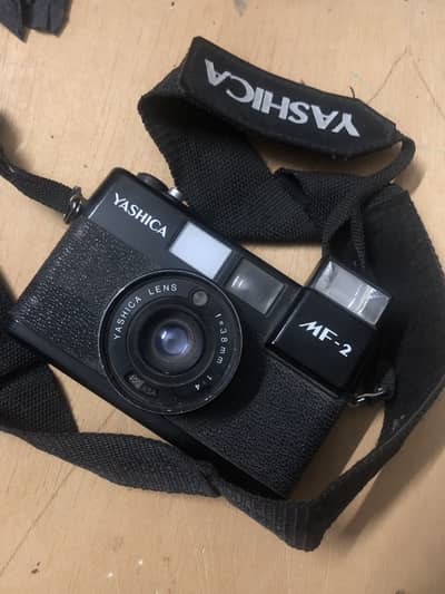 YASHICA  MF-2