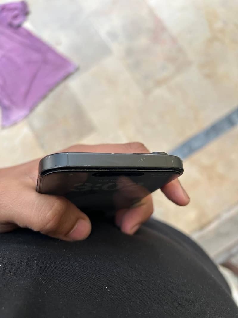 Apple iPhone 16 Pro Max 6