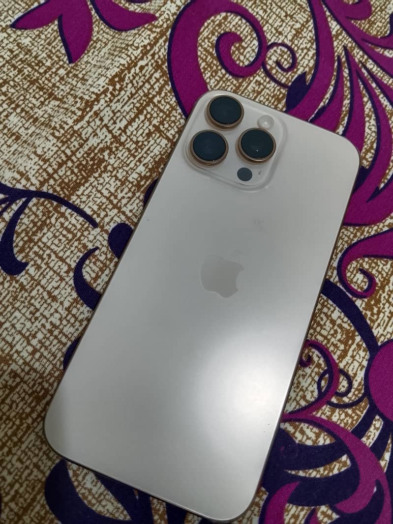Apple iPhone 16 Pro Max 0