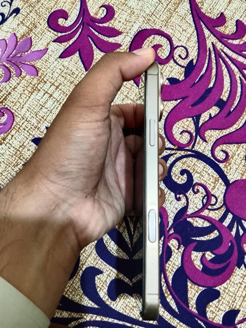 Apple iPhone 16 Pro Max 2