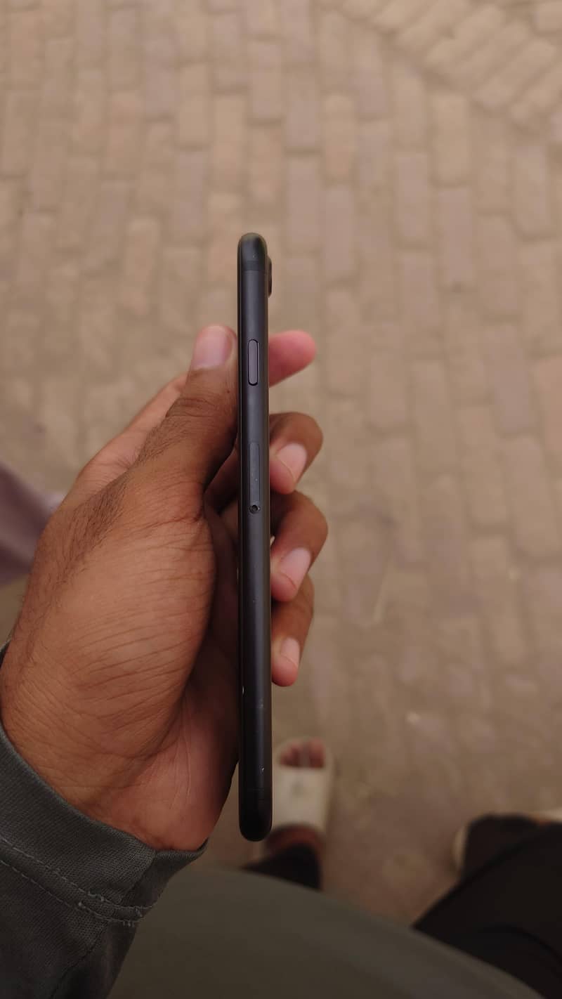 Apple iPhone 7 1