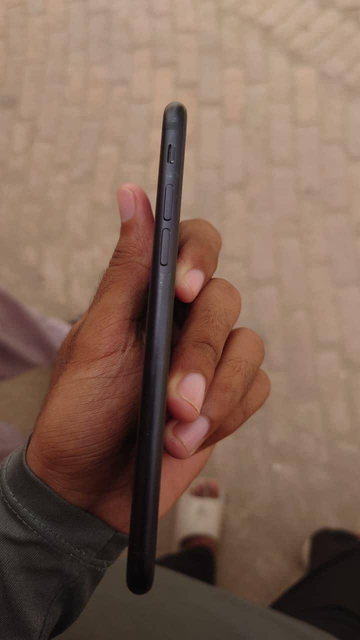Apple iPhone 7 4