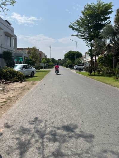 3 Kanal Prime Location 100' Wide Road B Block | Perfect For Brothers Or A Grand Luxury Residence