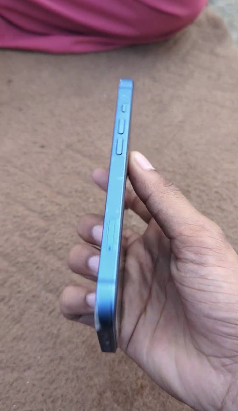 Apple iPhone 13 3