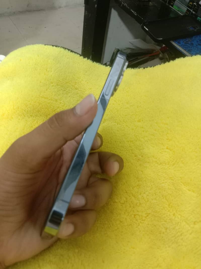 Apple iPhone 13 Pro Max 3