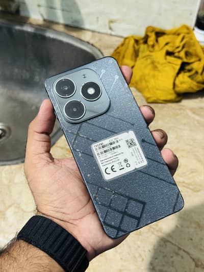 Tecno Spark 20 (8+8/256)