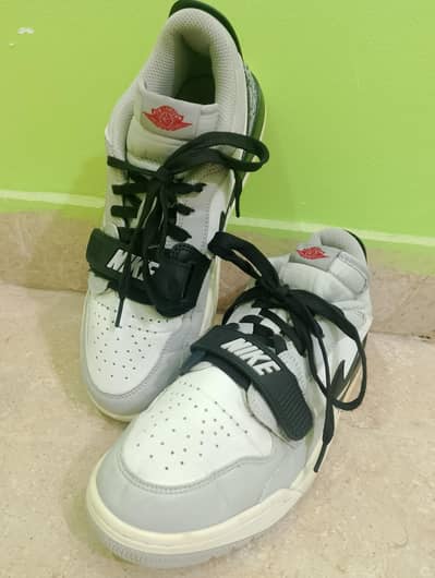 jorden and adidas shoes 10 out of 10 condition