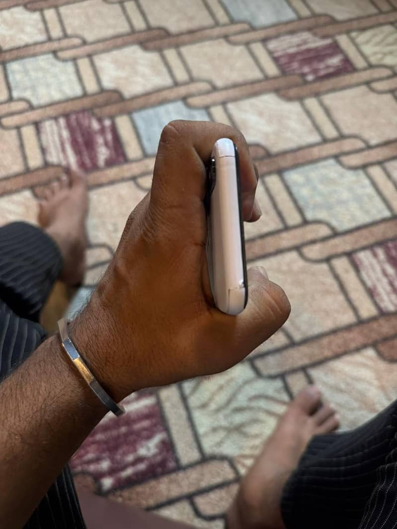 Apple iPhone X 6