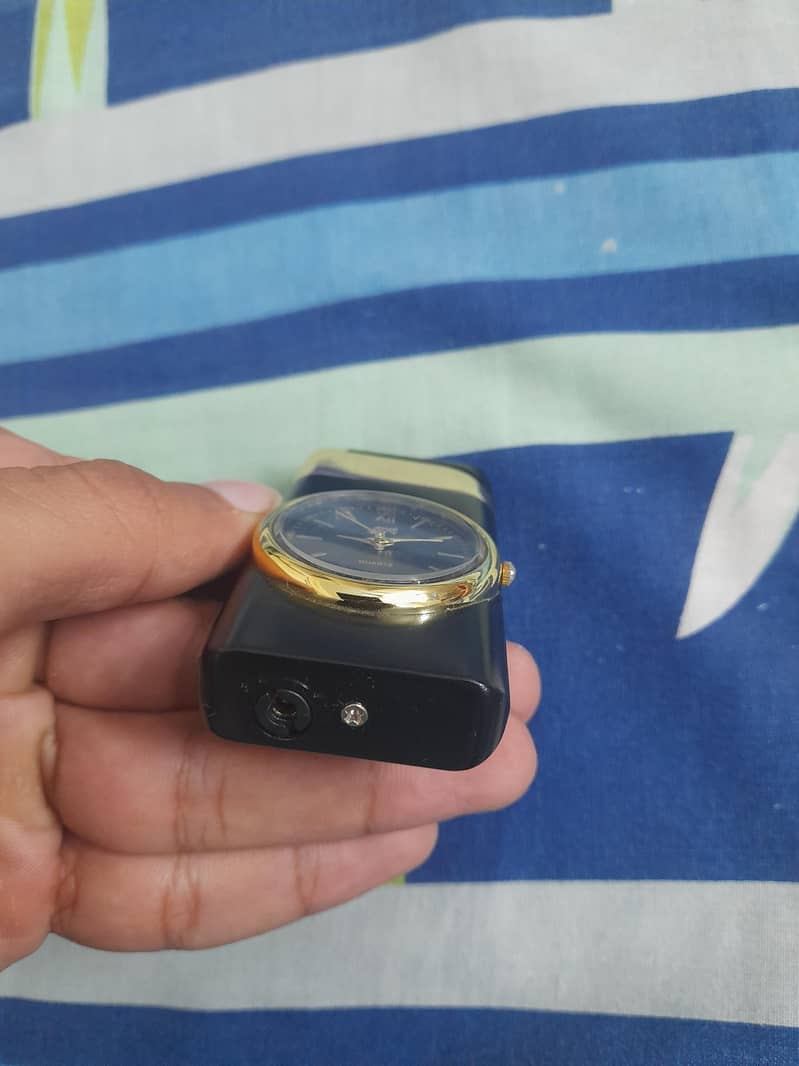 Fancy lighter with clock 10/10 condition 2