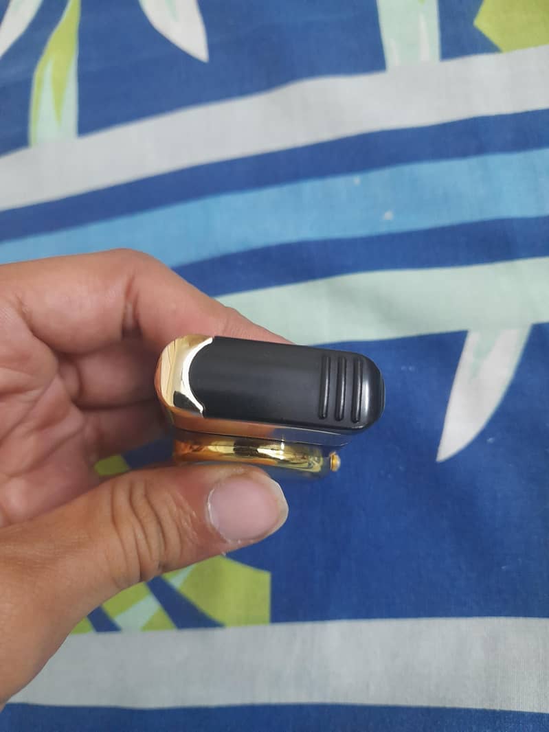 Fancy lighter with clock 10/10 condition 3