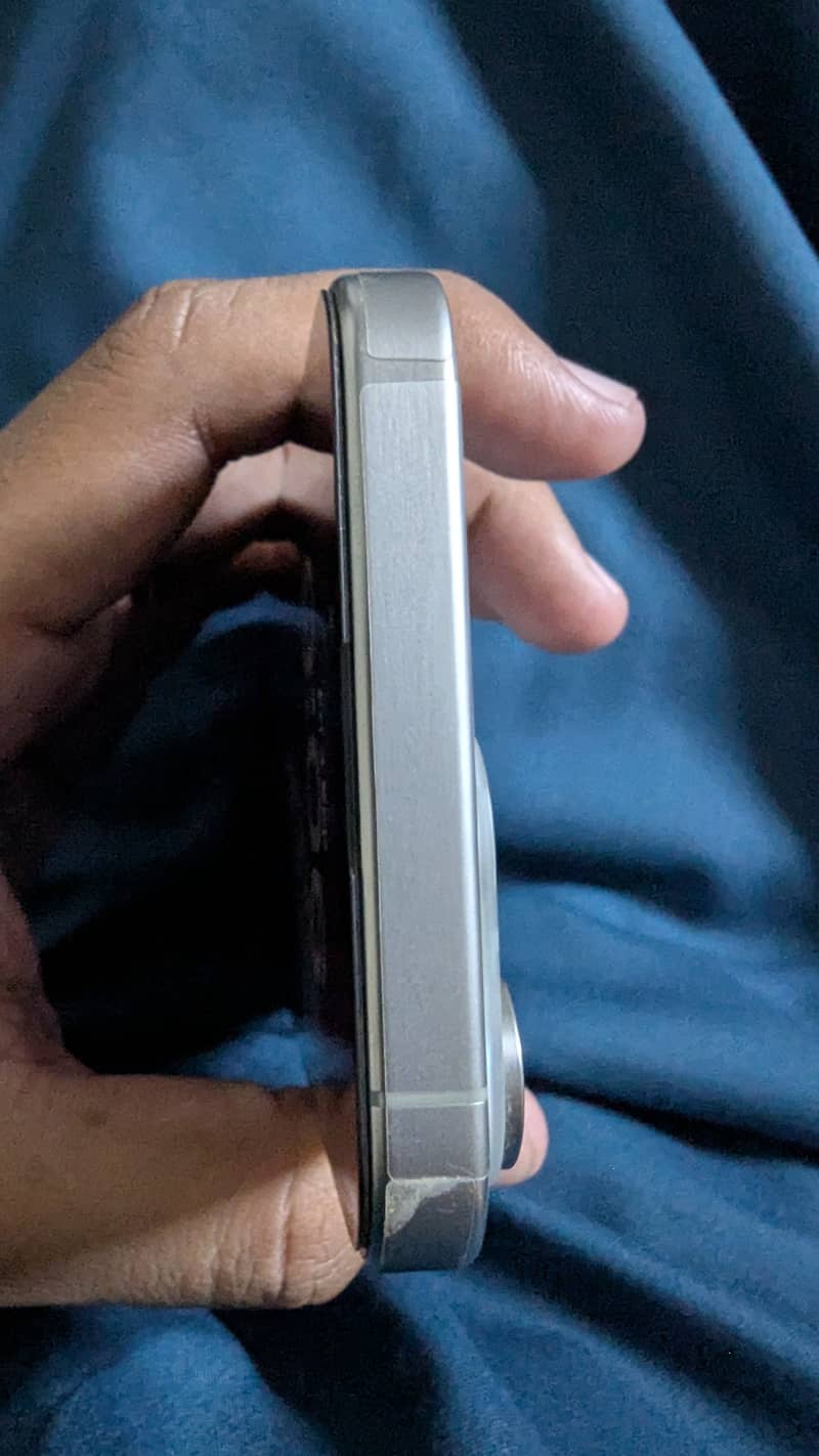 Apple iPhone 15 Pro Max 1