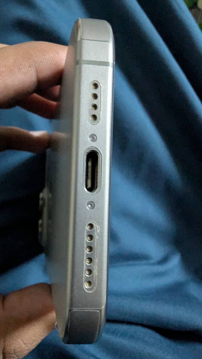 Apple iPhone 15 Pro Max 3