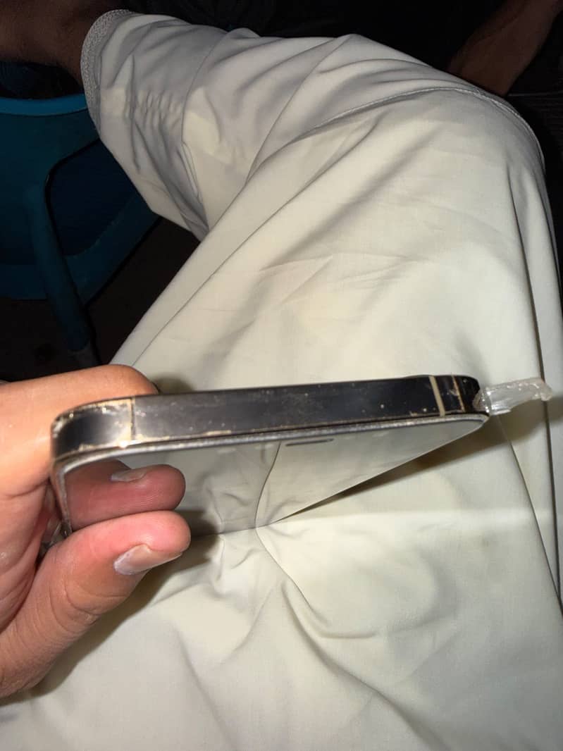 Apple iPhone 12 Pro Max 4