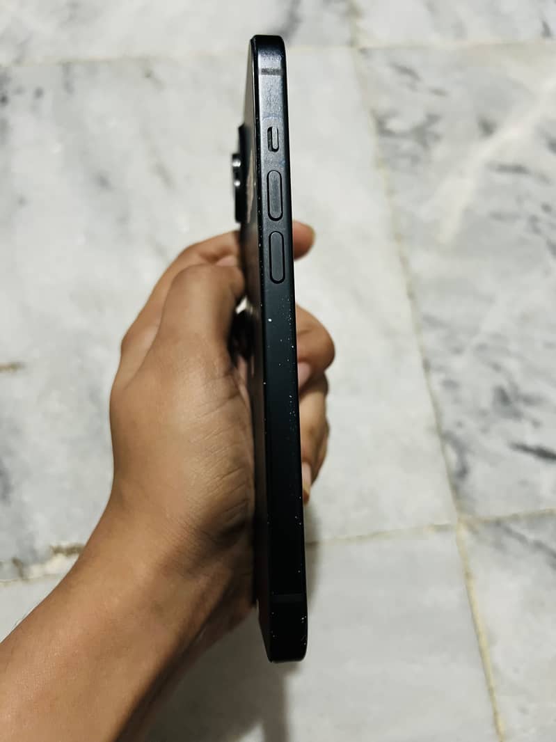 Apple iPhone 15 6
