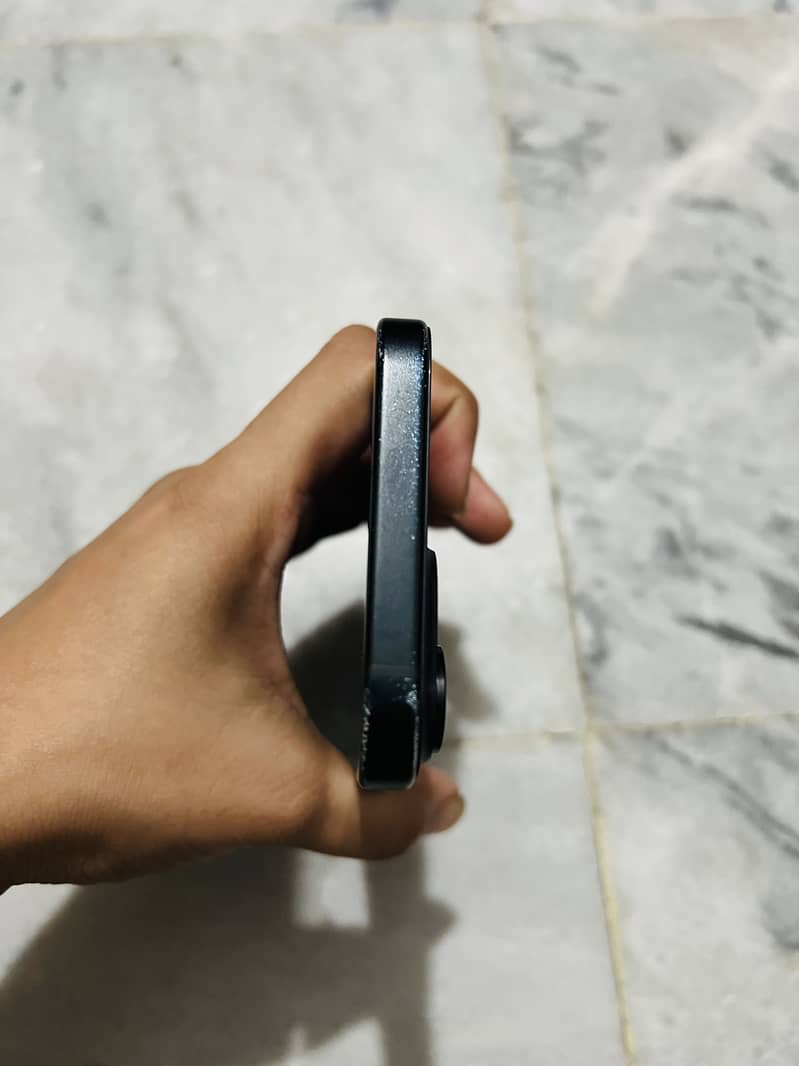 Apple iPhone 15 7