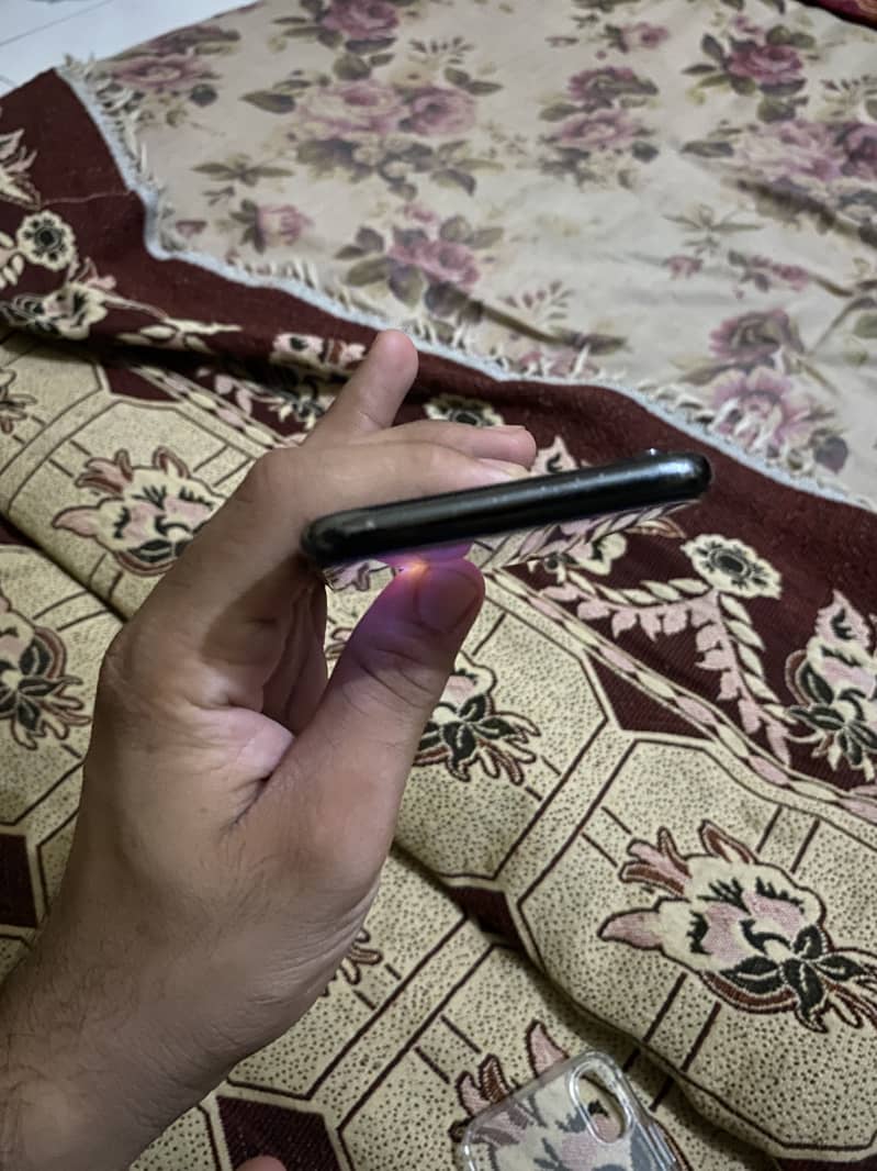 Apple iPhone X 3