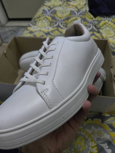 engine white sneakers size 42