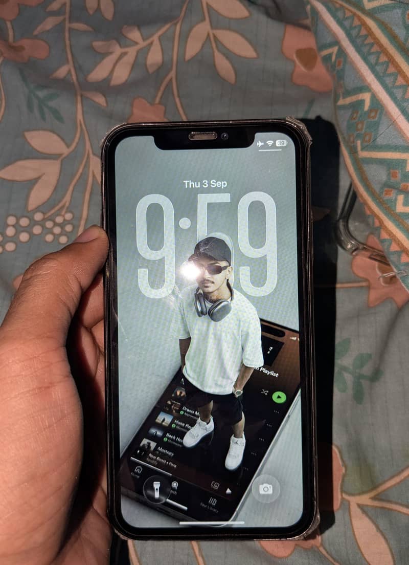 Apple iPhone 11 3