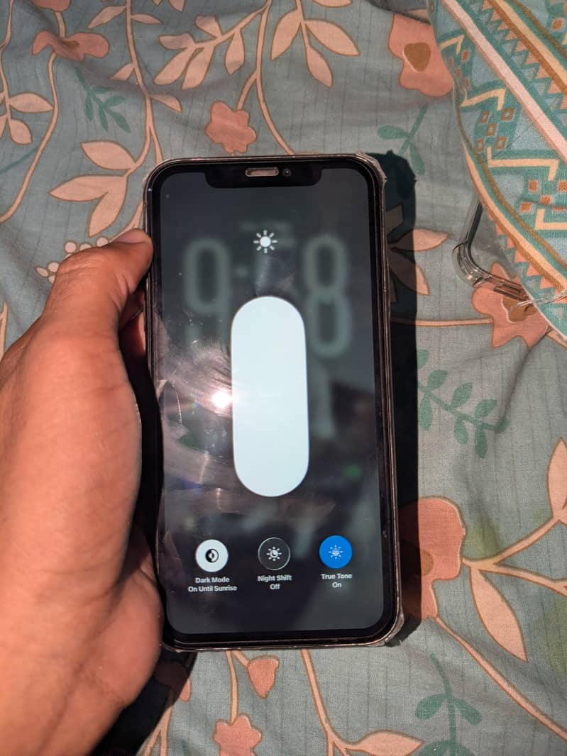 Apple iPhone 11 4