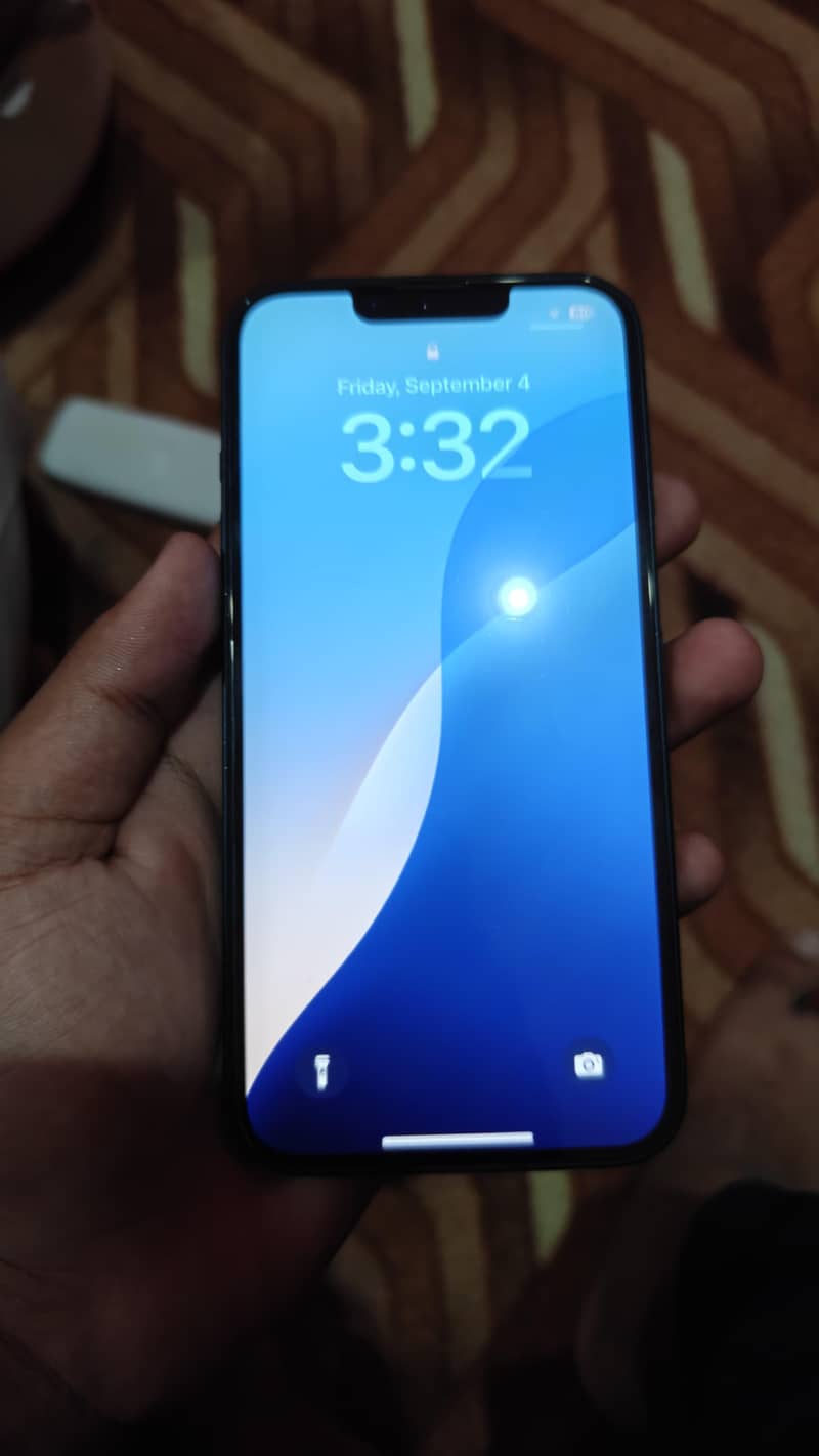 Apple iPhone 13 2