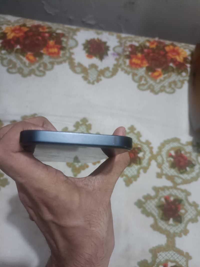 Apple iPhone 12 3