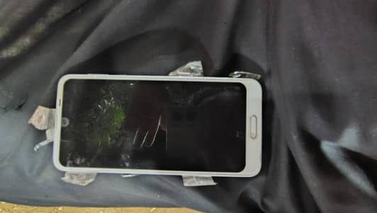 Sharp Aquos R2