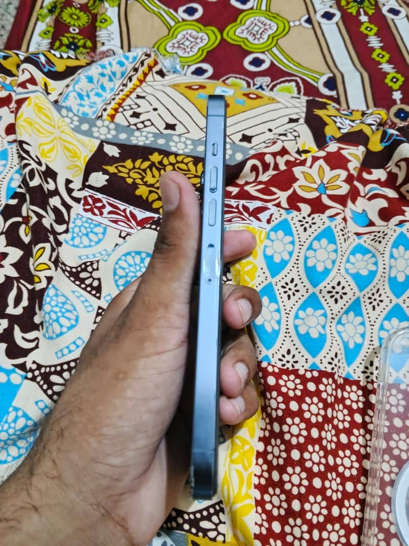 Apple iPhone 13 Pro Max 3
