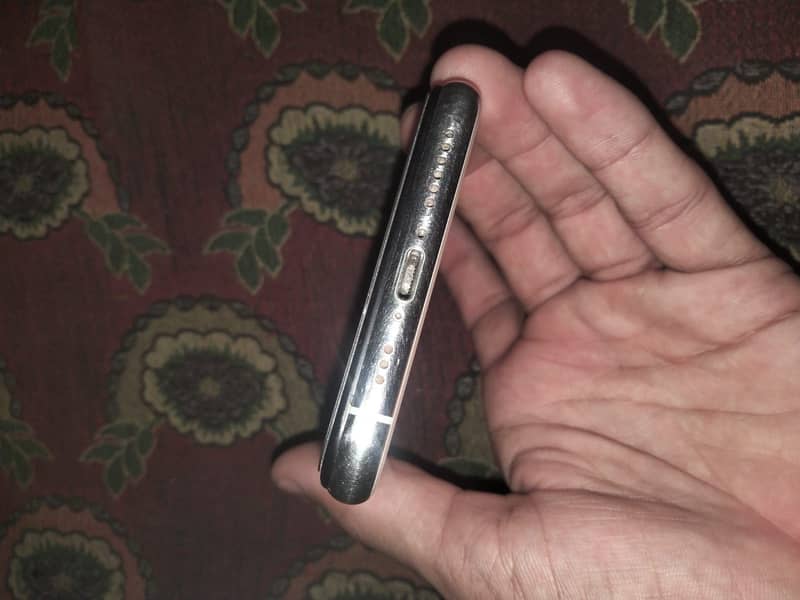 Apple iPhone 11 Pro 1