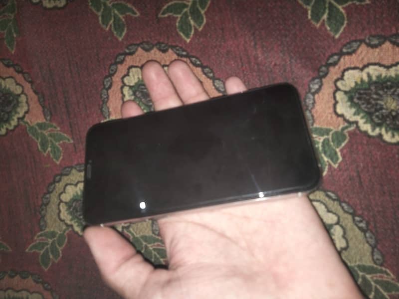 Apple iPhone 11 Pro 6