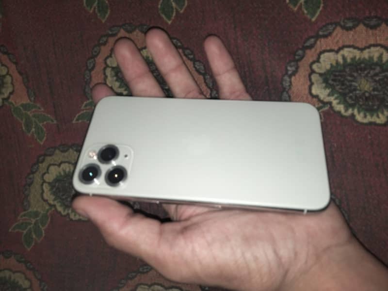 Apple iPhone 11 Pro 7