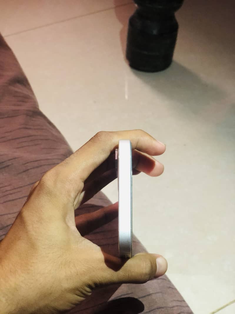Apple iPhone 12 2