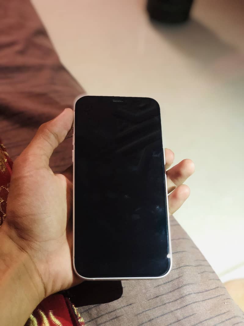 Apple iPhone 12 3