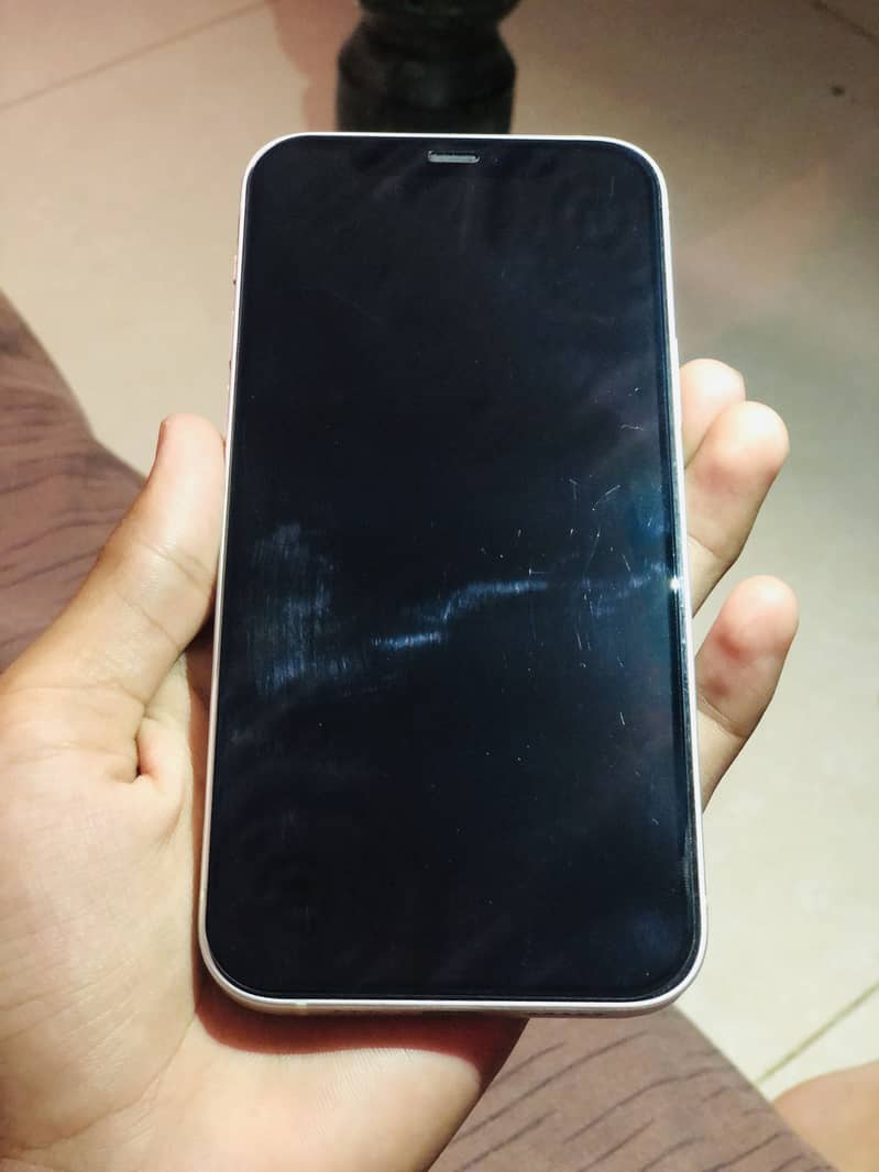 Apple iPhone 12 4