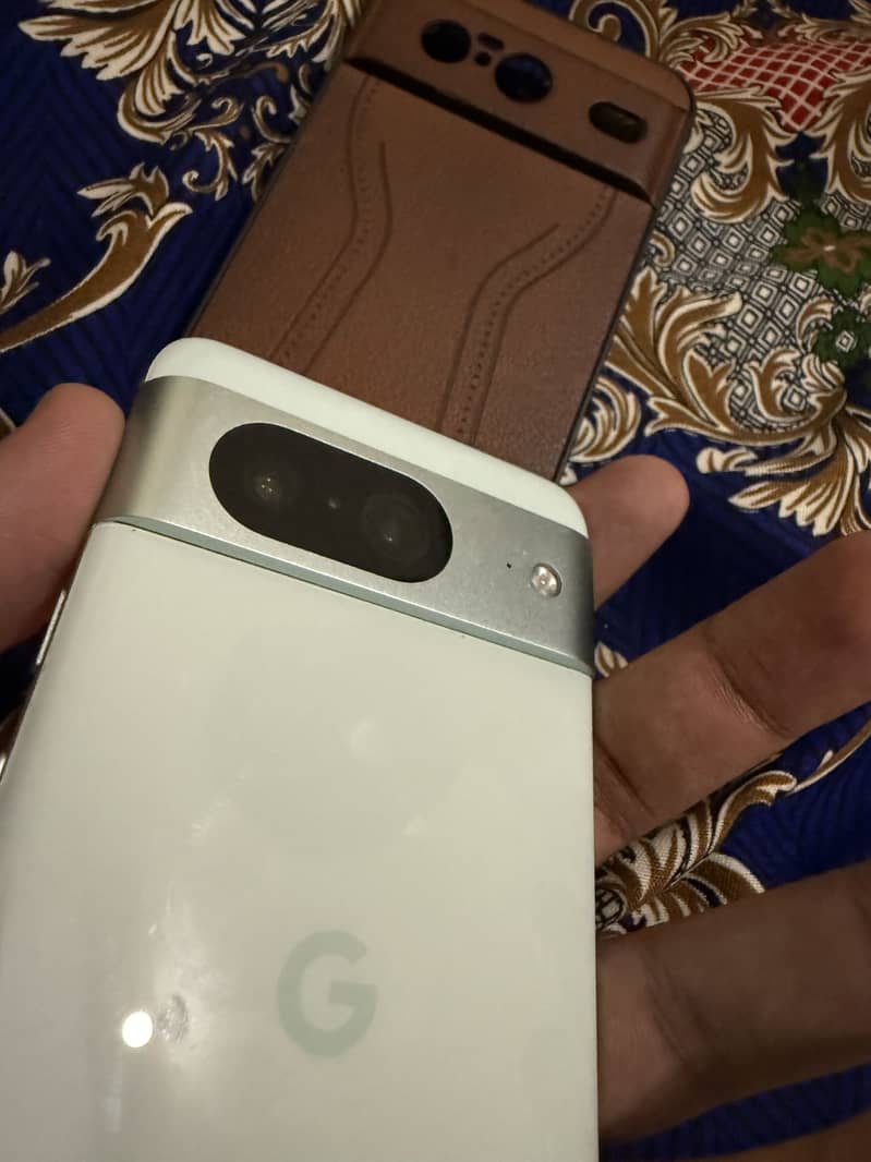 Google Pixel 8 3