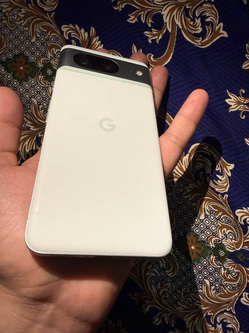 Google Pixel 8 5
