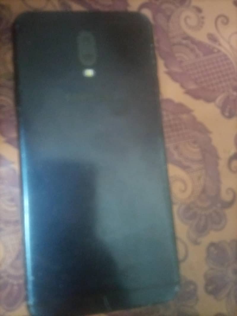 Samsung Mobile C8 1