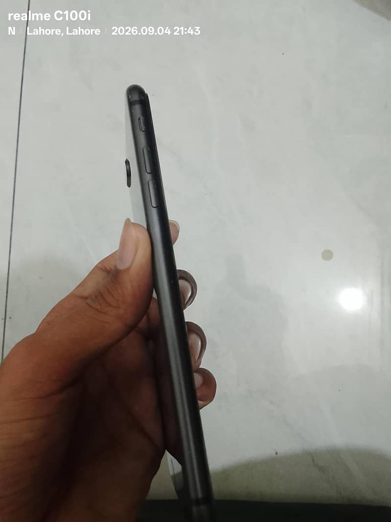 Apple iPhone 8 Plus sim time available 1