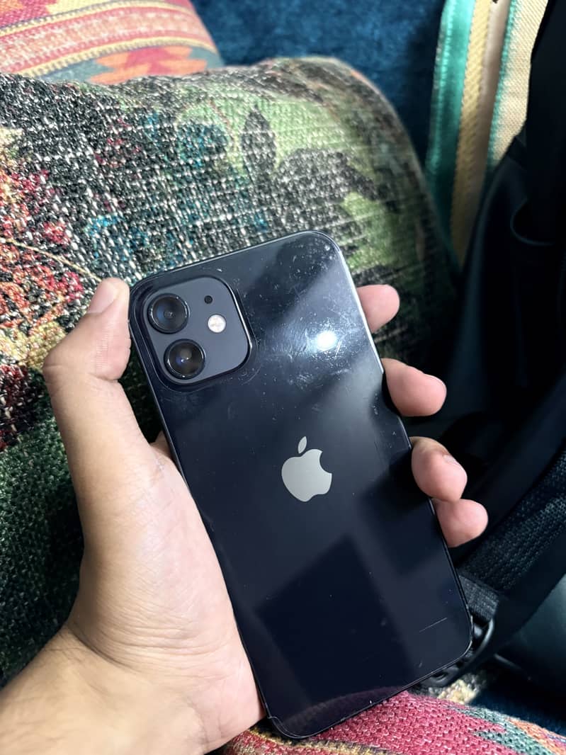 Apple iPhone 12 2
