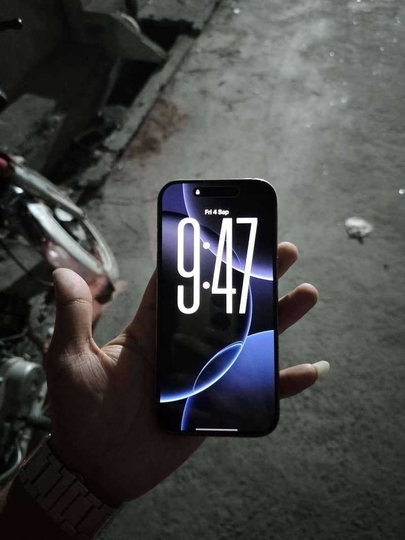 Apple iPhone 16 Pro 4
