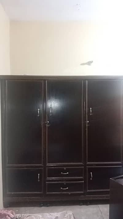 3 door cupboard