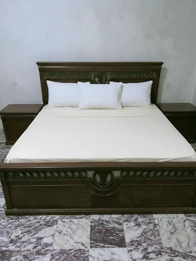 Bed Set with 2 Side Tables