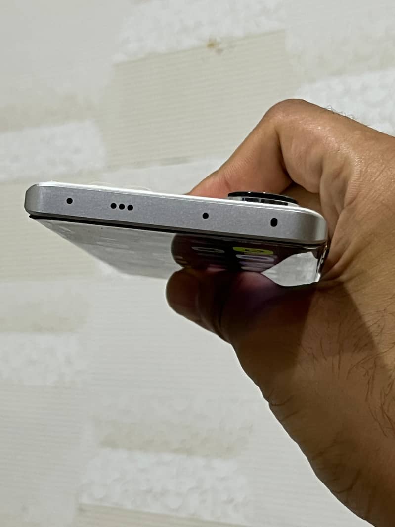 Xiaomi Redmi Note 13 Pro Plus 1