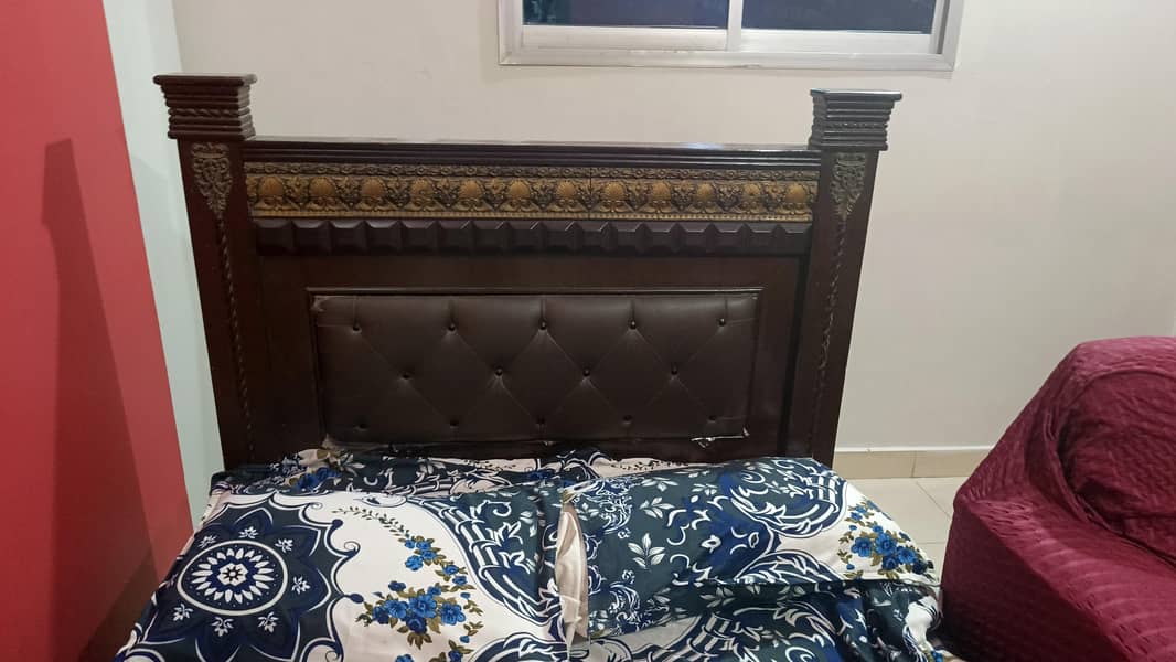 Crown Bed 1