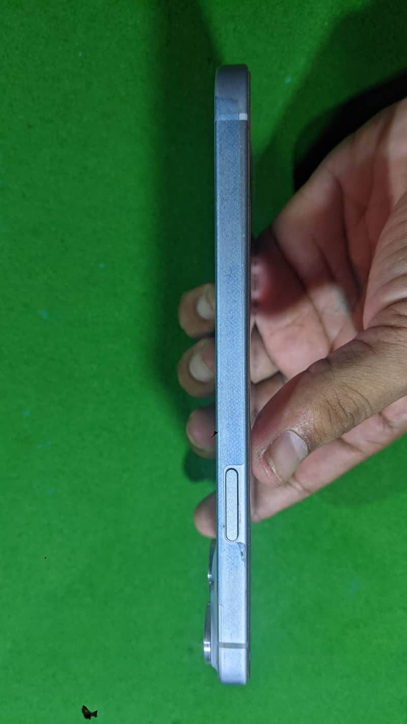 iphone 15 plus 4